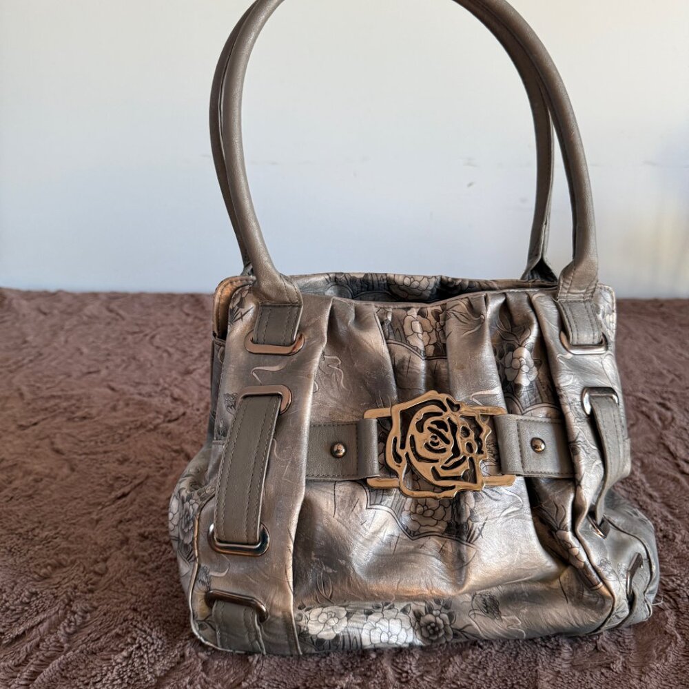Satchel handbag/purse in silver w/rose